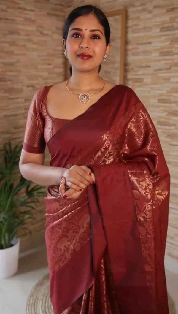 Maroon_Woven_Banarasi_Jacquard_Saree_(Maroon)